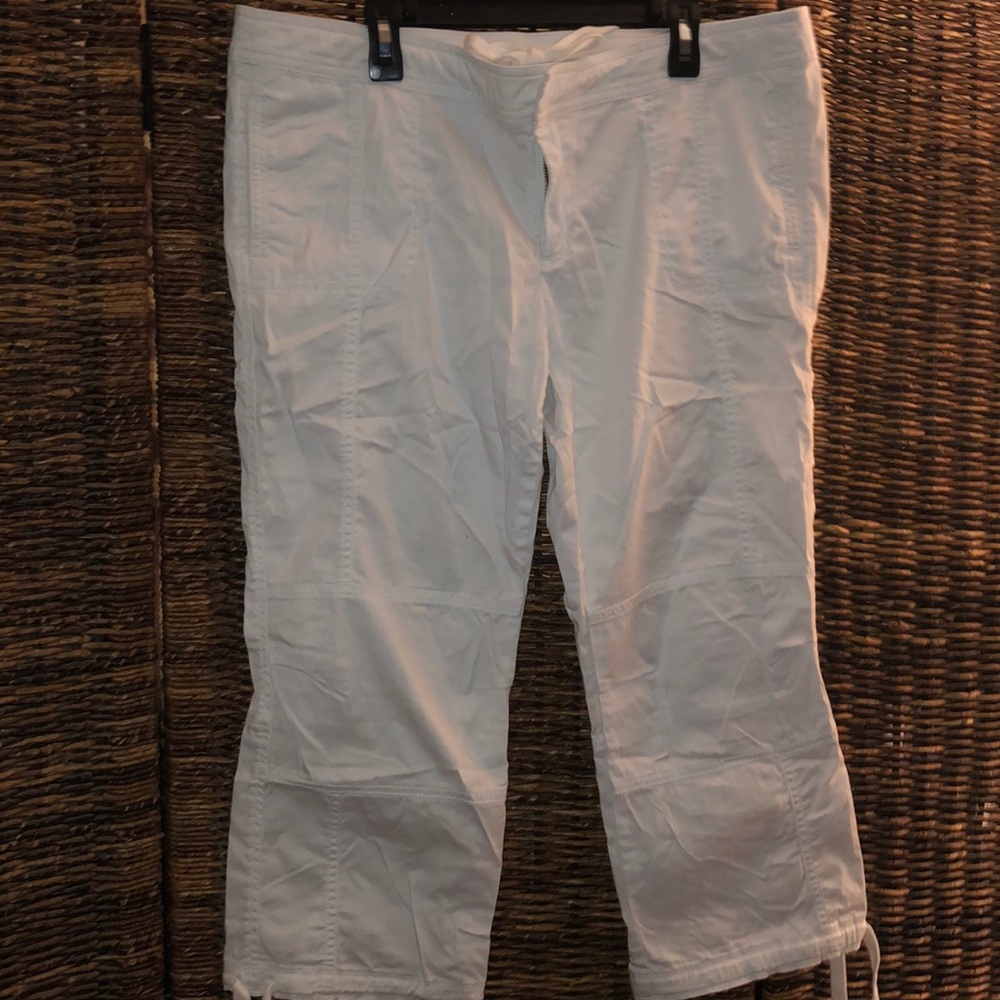 United Colors of Benetton white Capri pants